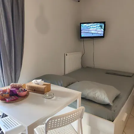 Cosy Downtown In With Large Balcony *