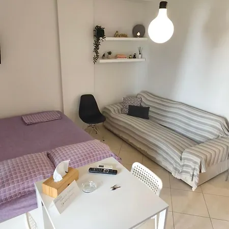 Апартаменты Cosy Downtown In With Large Balcony Халкида