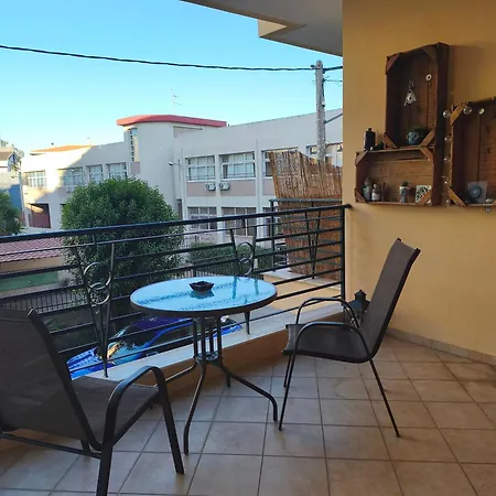 Cosy Downtown In With Large Balcony Apartment *